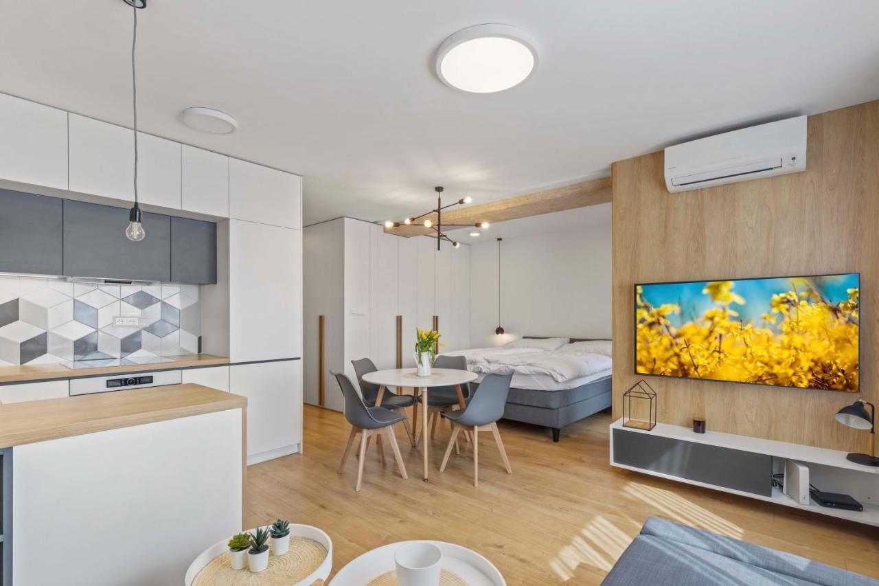Апартаменты Lam Concrete - Ac - Balcony Братислава Экстерьер фото